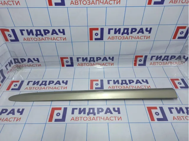 Молдинг передней левой двери Nissan Almera Classic (B10) 86311-31700. Дефект креплений.