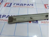 Молдинг передней левой двери Nissan Almera Classic (B10) 86311-31700. Дефект креплений.