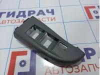 Накладка обшивки двери передней левой Nissan Almera Classic (B10) 80961-95F0D. На блок управления стеклоподъемниками.