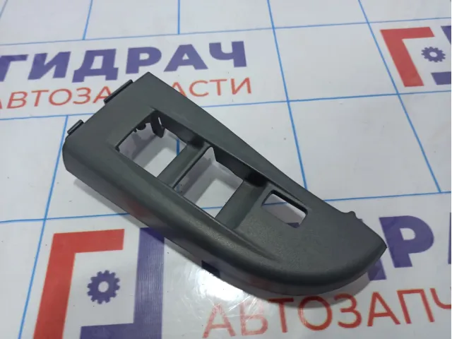 Накладка обшивки двери передней левой Nissan Almera Classic (B10) 80961-95F0D. На блок управления стеклоподъемниками.