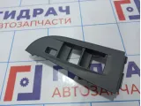 Накладка обшивки двери передней левой Nissan Almera Classic (B10) 80961-95F0D. На блок управления стеклоподъемниками.