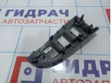 Накладка обшивки двери передней левой Nissan Almera Classic (B10) 80961-95F0D. На блок управления стеклоподъемниками.