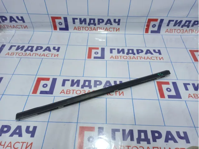 Накладка стекла заднего левого Nissan Almera Classic (B10) 82821-95F0A. Наружная.