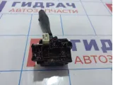 Переключатель поворотов подрулевой Nissan Almera Classic (B10) 25540-95F0D. Потертости.
