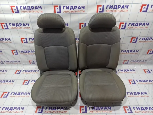 Комплект сидений Nissan Almera Classic (B10) . Требуется чистка.