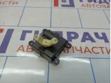 Моторчик заслонки отопителя Nissan Almera Classic (B10) 27731-95F0A.