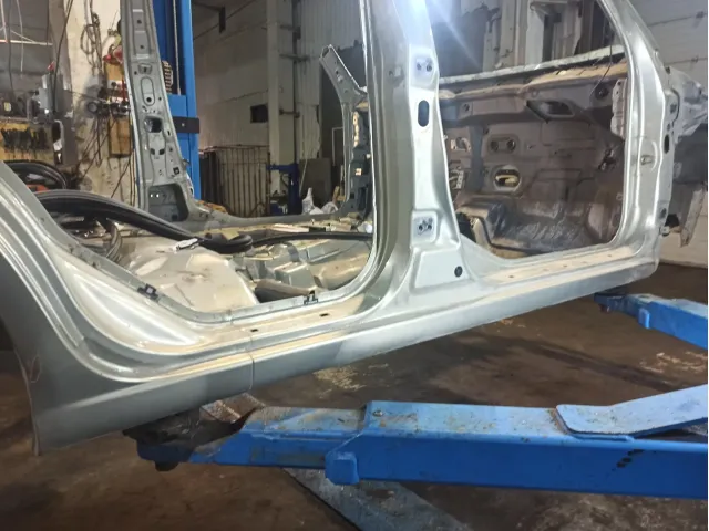 Порог со стойкой правый Nissan Almera Classic (B10) .