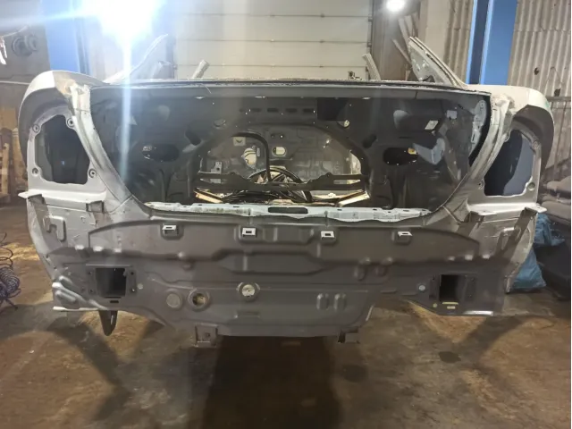 Панель задняя Nissan Almera Classic (B10) .