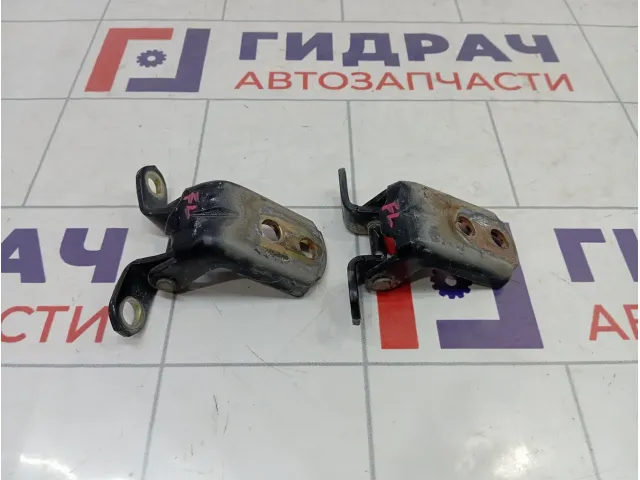 Петли двери передней левой Nissan Almera Classic (B10)