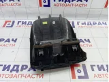 Дефлектор воздушный центральный Nissan Almera Classic (B10) 68250-95F0E