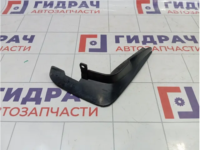 Брызговик передний правый Nissan Almera Classic (B10)