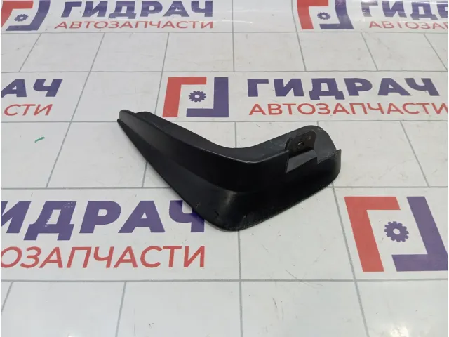 Брызговик задний левый Nissan Almera Classic (B10)