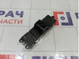 Блок управления стеклоподъемниками Nissan Almera Classic 2540095F0B