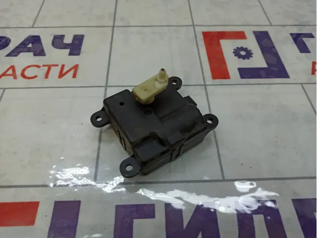 Моторчик заслонки отопителя (печки) Nissan Almera Classic 3C27030850