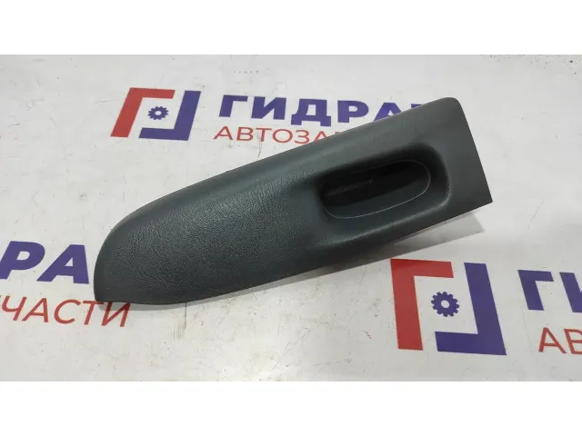 Накладка обшивки двери передней левой Nissan Almera Classic 80947-95F0B.