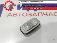 Повторитель на крыло белый Nissan Almera Classic 26160-95F0A.