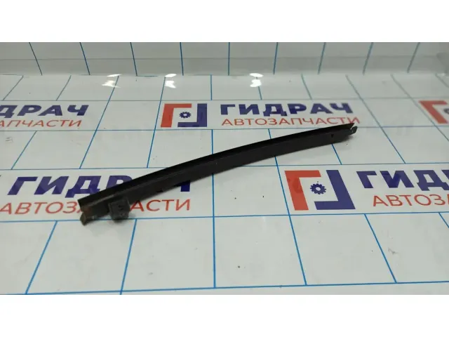 Направляющая стекла двери задней правой Nissan Almera Classic 8222295F0A.
