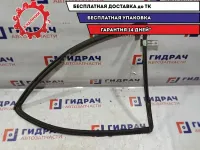 Уплотнитель стекла двери передней левой Nissan Almera Classic 80331-95F0A.