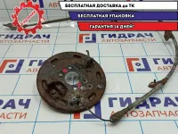 Щит опорный задний левый с тросом Nissan Almera Classic 44030-95F0B. 36531-95F0A-трос.