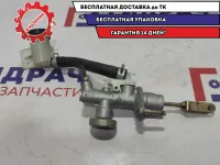 Цилиндр сцепления главный Nissan Almera Classic 30610-95F0A. С бачком.