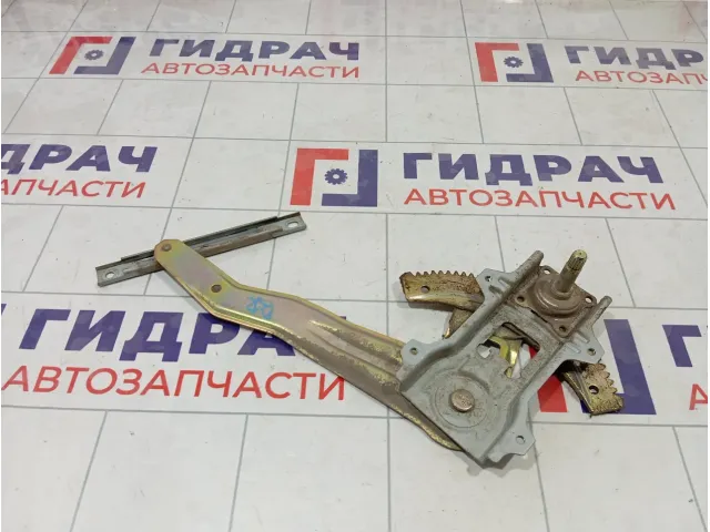 Стеклоподъемник механический задний правый Nissan Almera Classic 8272095F0A