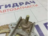 Стеклоподъемник механический задний правый Nissan Almera Classic 8272095F0A