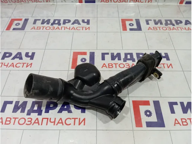 Патрубок воздушного фильтра Nissan Almera Classic 1657395F0A