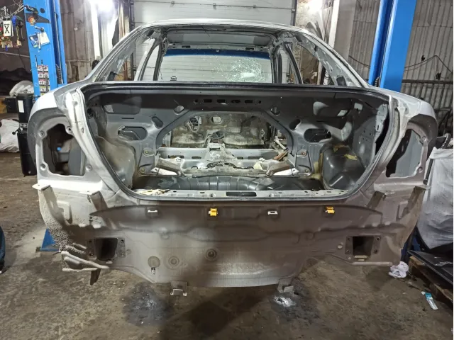 Панель задняя Nissan Almera Classic