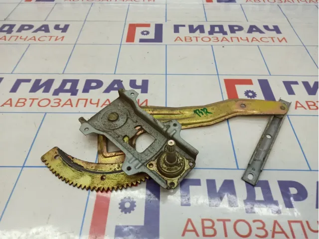 Стеклоподъемник механический задний правый Nissan Almera Classic (B10) 82720-95F0A