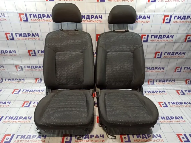 Комплект сидений Nissan Almera Classic (B10)