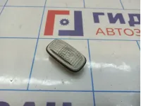 Повторитель на крыло белый Nissan Almera Classic (B10) 26160-95F0A