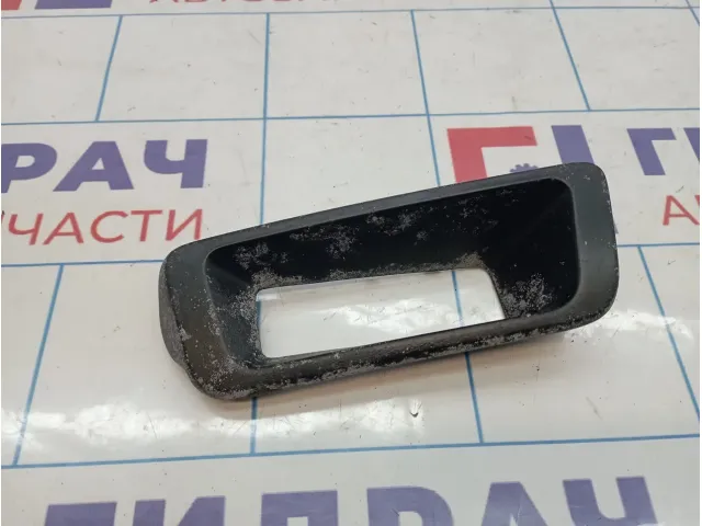 Рамка противотуманной фары задняя Nissan Almera Classic (B10)