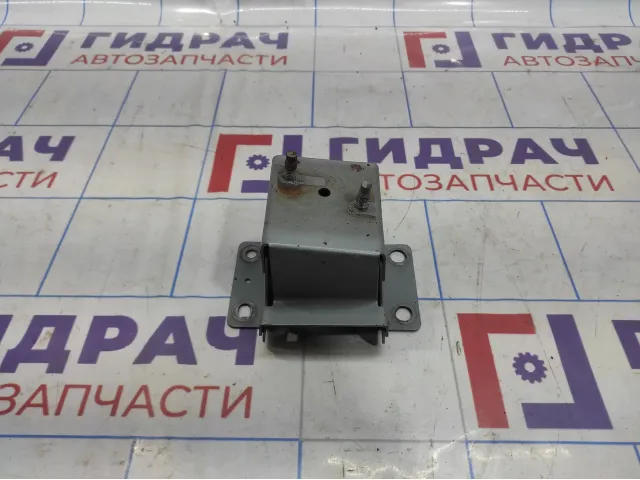 Кронштейн усилителя заднего бампера правый Nissan Almera Classic (B10) 85210-95F0B