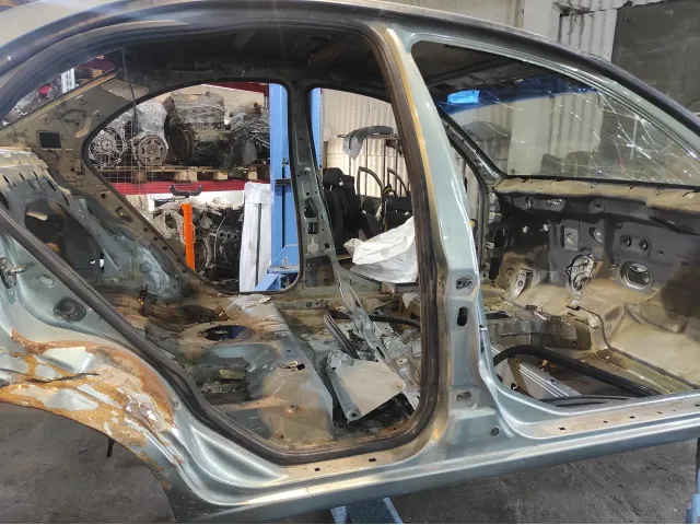 Порог со стойкой правый Nissan Almera Classic (B10)