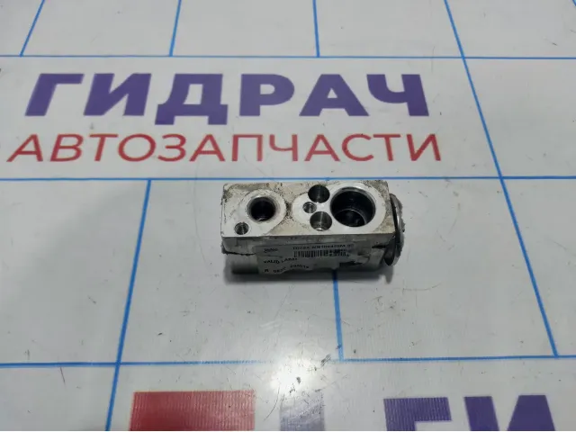 Клапан кондиционера Nissan Almera (G15) 6001547682
