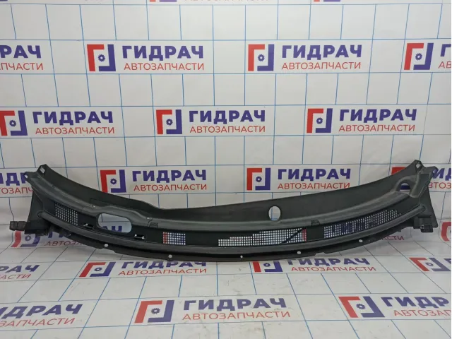 Решетка стеклоочистителя Nissan Almera (G15) 66862-4AA0A