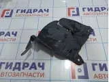 Пыльник двигателя боковой правый Nissan Almera (G15) 8200595797