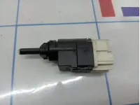 Датчик включения стопсигнала Nissan Almera (G15) 25320-00Q0C