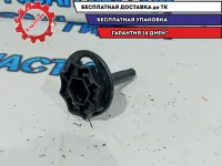 Болт крепления запасного колеса Nissan Almera G15 7703041034.