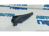 Уголок решетки стеклоочистителя левый Nissan Almera G15 66895EW000.