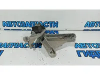 Опора КПП левая Nissan Almera G15 112224729R. С кронштейном.