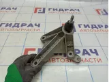 Кронштейн КПП Nissan Almera (G15) 8200043084.