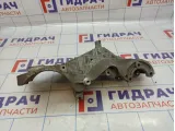 Кронштейн генератора Nissan Almera (G15) 688304373R.