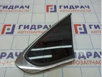 Стекло кузовное глухое правое Nissan Almera (G15) 83300-EW000.