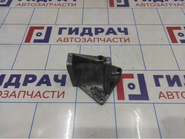 Кронштейн генератора Nissan Almera (N16)
