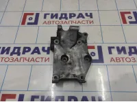 Кронштейн генератора Nissan Almera (N16) 11910-BM700