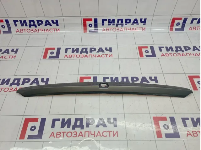 Накладка крышки багажника Nissan Almera (N16)