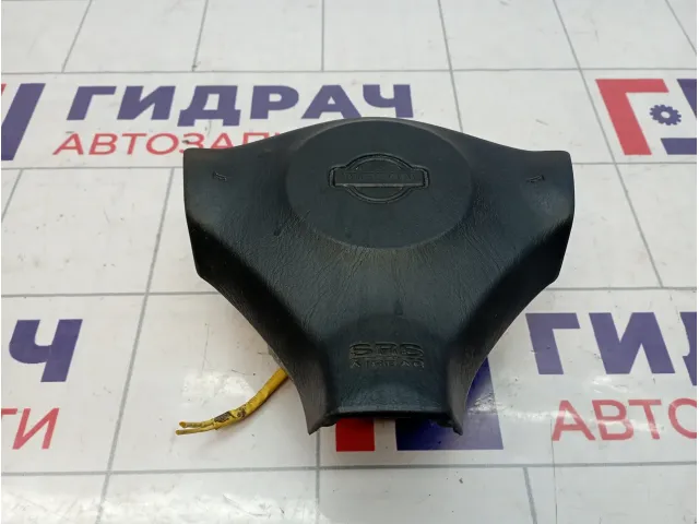 Подушка безопасности в рулевое колесо Nissan Almera (N16)