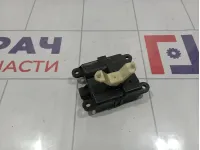 Моторчик заслонки отопителя Nissan Almera (N16)