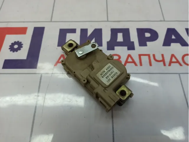 Активатор замка багажника Nissan Almera (N16) 84680-5M300